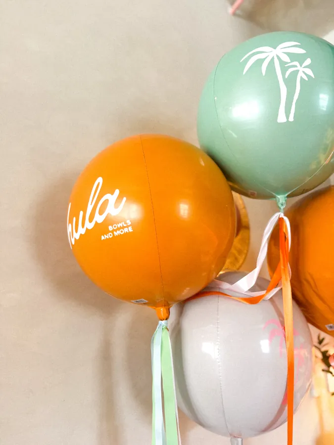 Globos de Hula en naranja y menta