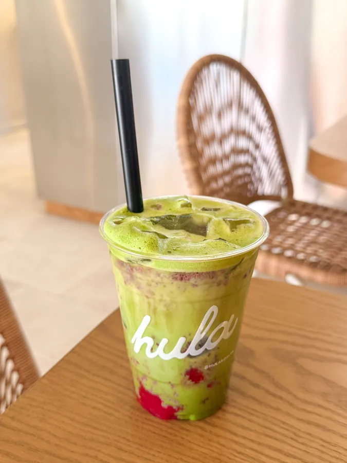 Pink matcha de Hula sobre la mesa